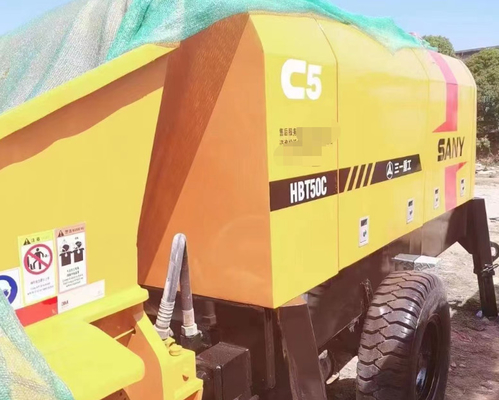2018 شاحنة مضخة الخرسانة المستعملة HBT50C 40m3 / H 6051X2068X2215mm